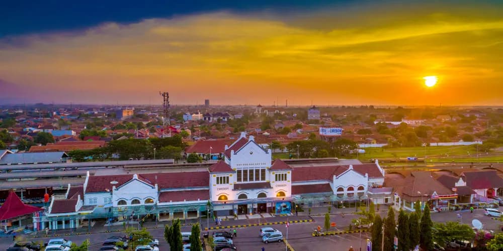 Pemandangan Kota Cirebon dari ketinggian pada sore hari